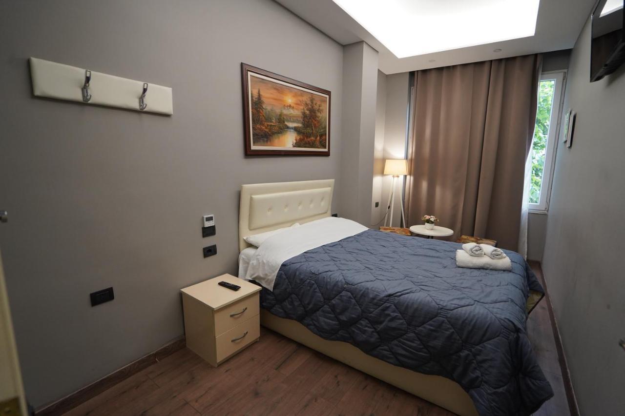 Driti Hotel Tirana Albania エクステリア 写真
