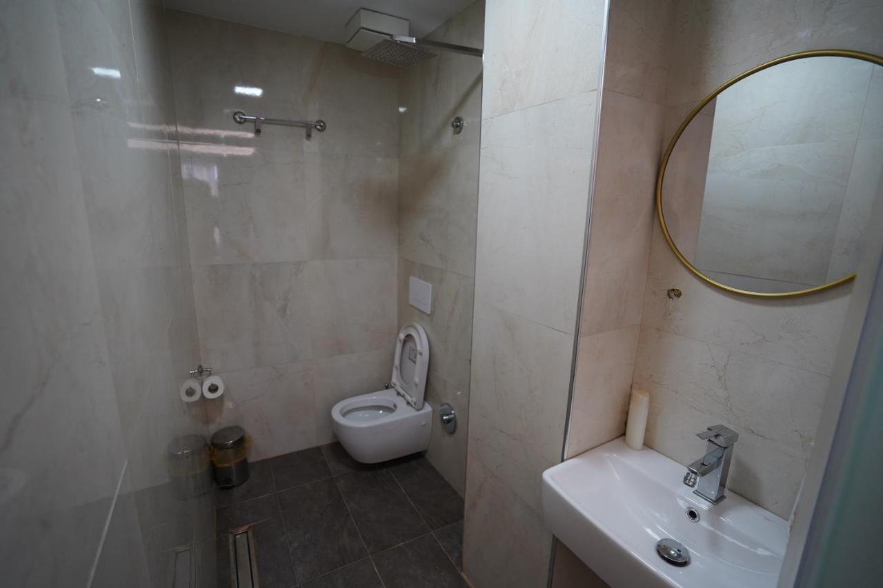 Driti Hotel Tirana Albania エクステリア 写真