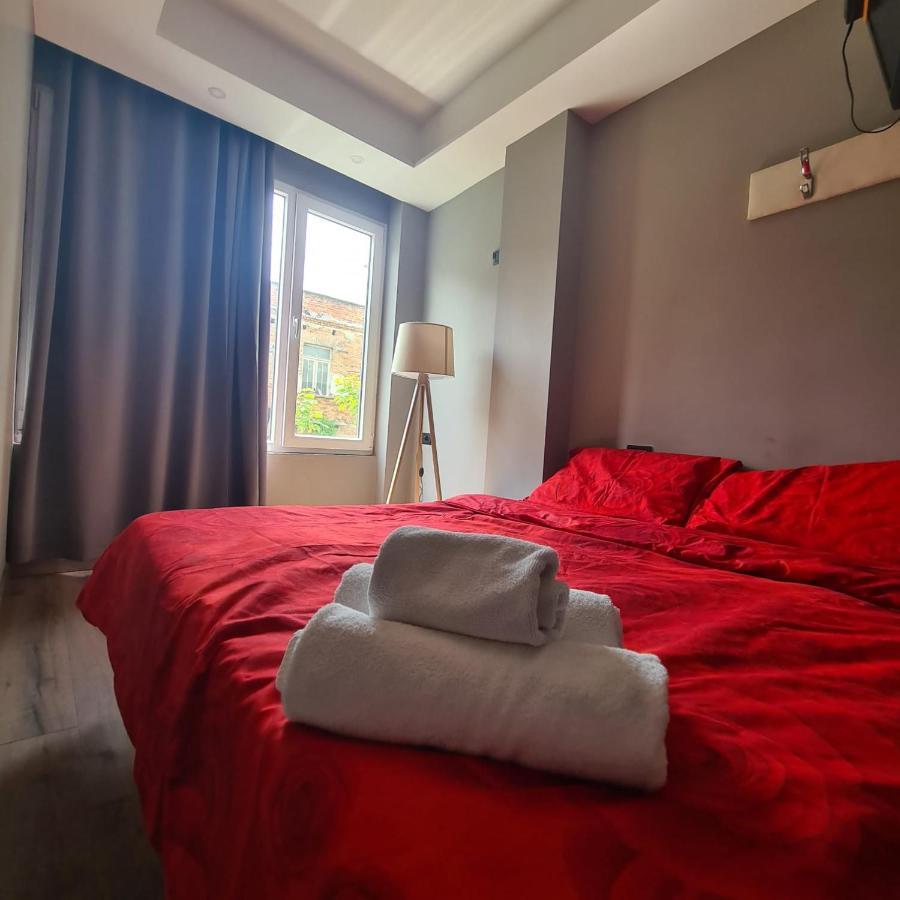 Driti Hotel Tirana Albania エクステリア 写真
