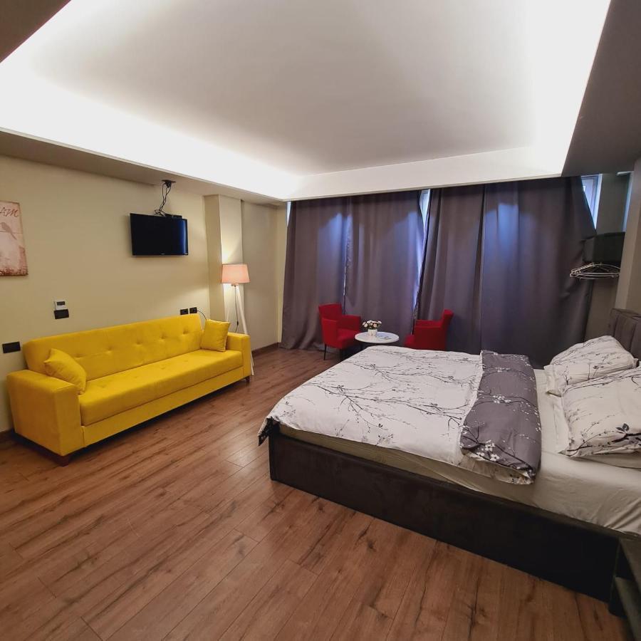Driti Hotel Tirana Albania エクステリア 写真