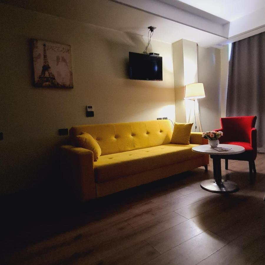 Driti Hotel Tirana Albania エクステリア 写真